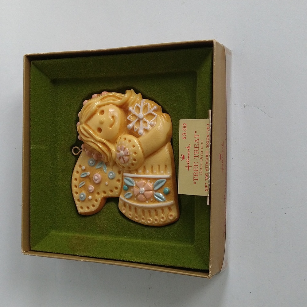 Hallmark Christmas Ornament Angel 1976 Tree Treat